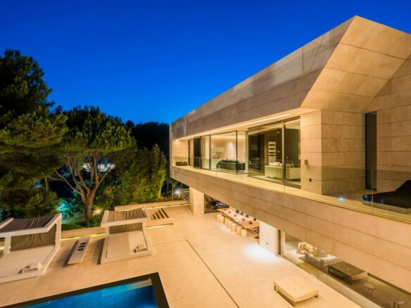 For Rent – Marbella – Modern villa – Tennis Court & Sea Views