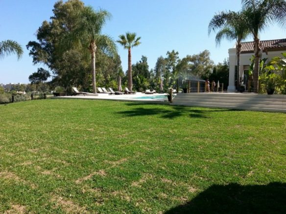Nueva Andalucia –  6bed Mansion – 1st line Golf