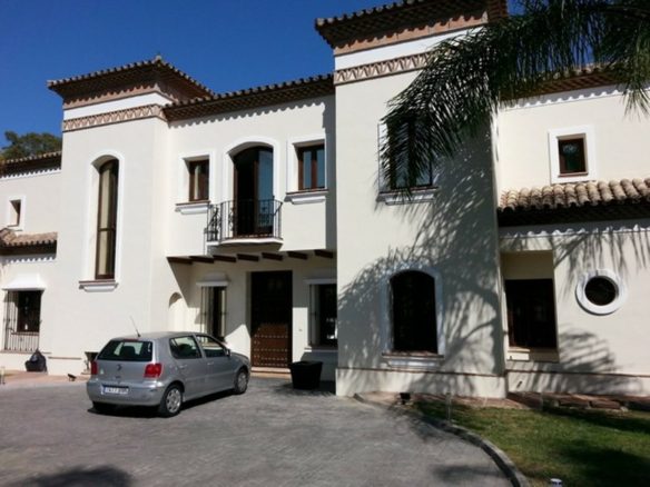 Nueva Andalucia –  6bed Mansion – 1st line Golf