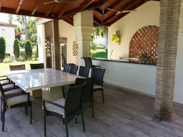 Nueva Andalucia –  6bed Mansion – 1st line Golf