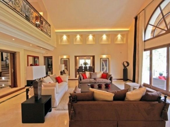Nueva Andalucia –  6bed Mansion – 1st line Golf