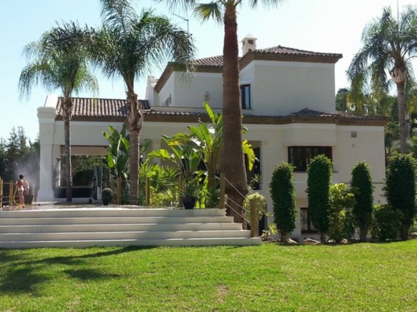 Nueva Andalucia –  6bed Mansion – 1st line Golf