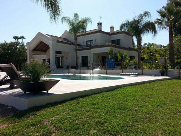 Nueva Andalucia –  6bed Mansion – 1st line Golf