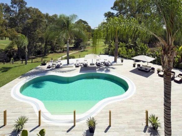 Nueva Andalucia –  6bed Mansion – 1st line Golf
