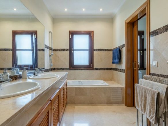 Paraiso Alto (Benahavis) 4bed Villa for sale
