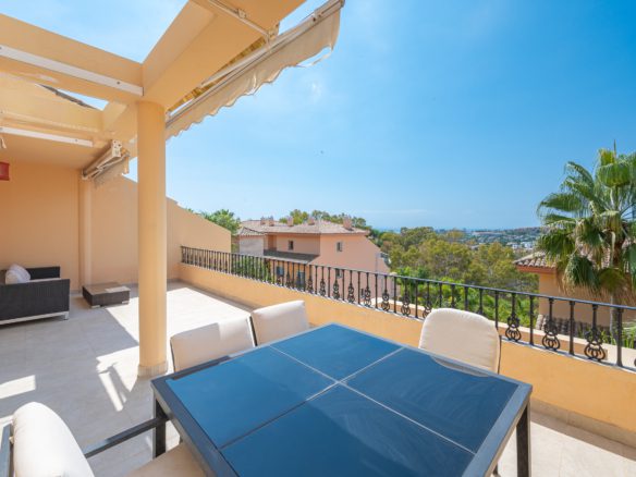 Nueva Andalucia – 3 bed duplex Penthouse  – Sea views