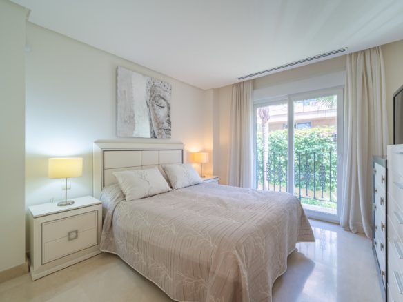 Nueva Andalucia – 3 bed duplex Penthouse  – Sea views
