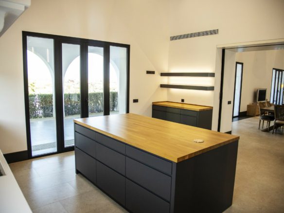Estepona – Luxury Finca – Near Facilities