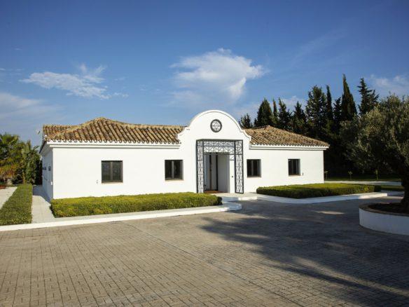 Estepona – Luxury Finca – Near Facilities