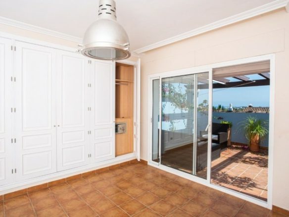 Nueva Andalucia  – 4B House – South facing