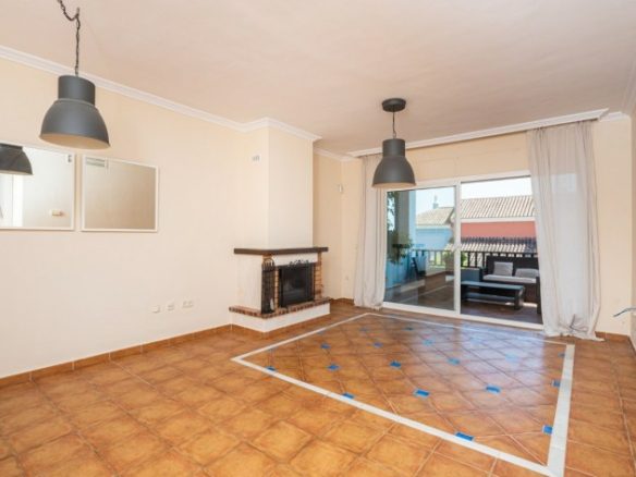 Nueva Andalucia  – 4B House – South facing