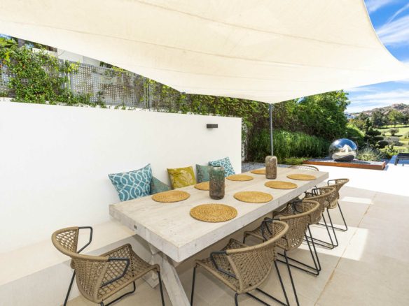Benahavis – Modern 5 bed villa  – Golf views