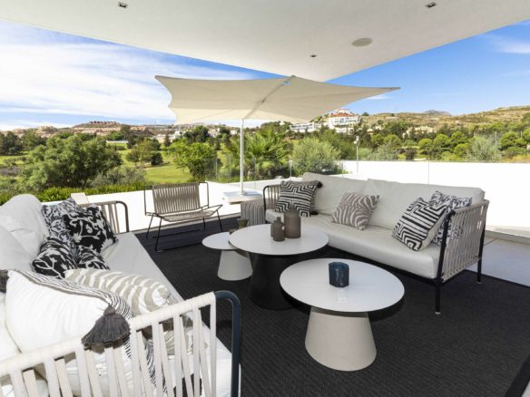 Benahavis – Modern 5 bed villa  – Golf views