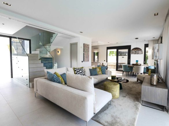 Benahavis – Modern 5 bed villa  – Golf views