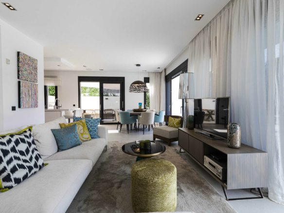 Benahavis – Modern 5 bed villa  – Golf views