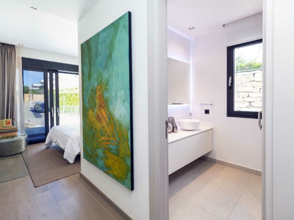 Benahavis – Modern 5 bed villa  – Golf views