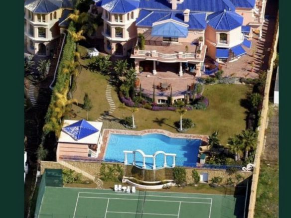 🏡 For Sale – Nueva Andalucía 🇪🇸✨ Mansion with 🏰🎾 Tennis Court