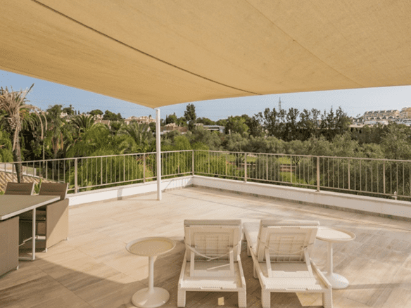 Nueva Andalucia – Prime location – Gated – Golf views