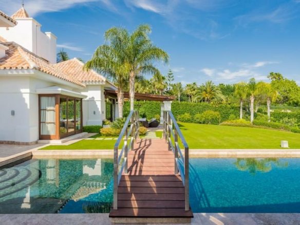 Benahavis – Villa 6bed – Gated – Sea views