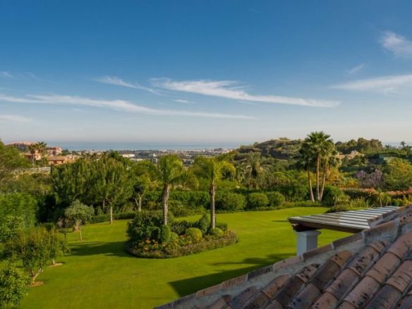Benahavis – Villa 6bed – Gated – Sea views