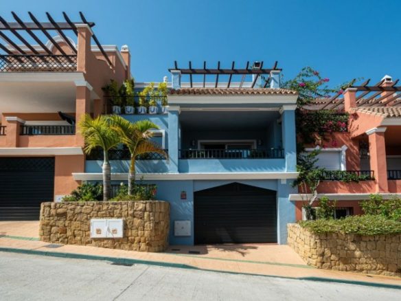 Nueva Andalucia  – 4B House – South facing