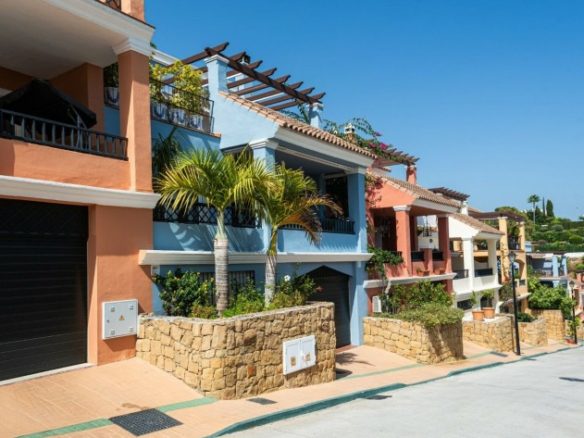 Nueva Andalucia  – 4B House – South facing
