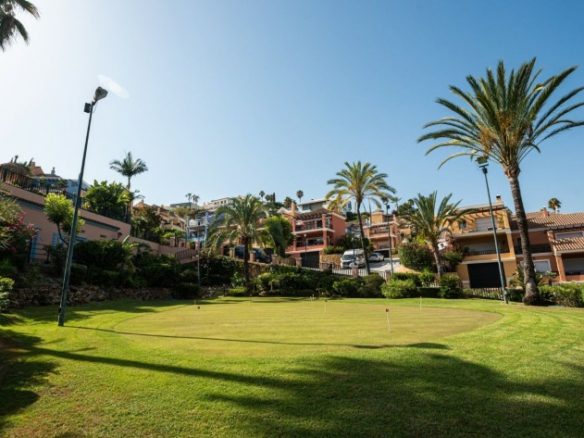 Nueva Andalucia  – 4B House – South facing