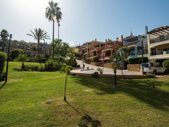 Nueva Andalucia  – 4B House – South facing