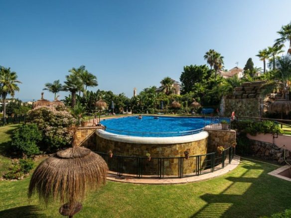 Nueva Andalucia  – 4B House – South facing