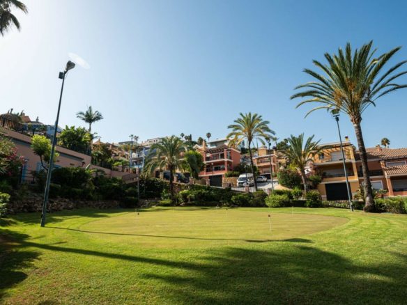 Nueva Andalucia  – 4B House – South facing
