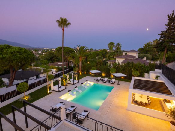 Nueva Andalucia  – Modern Turnkey villa