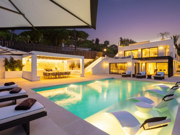 Nueva Andalucia  – Modern Turnkey villa
