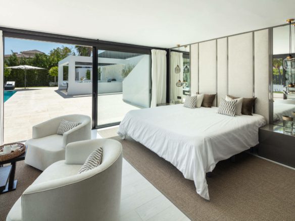 Nueva Andalucia  – Modern Turnkey villa