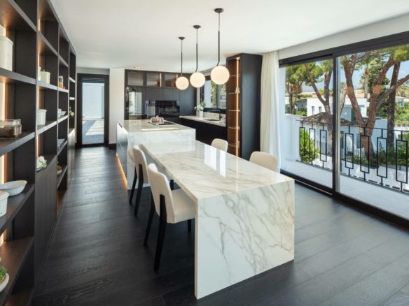 Nueva Andalucia  – Modern Turnkey villa