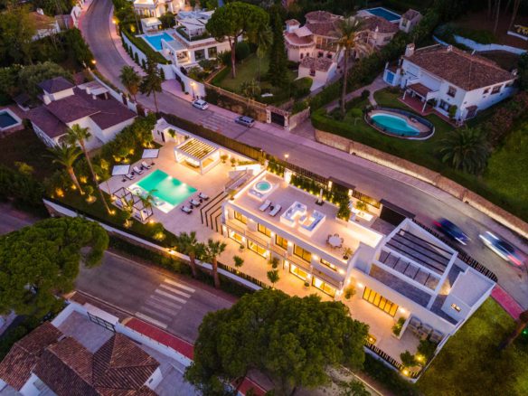 Nueva Andalucia  – Modern Turnkey villa