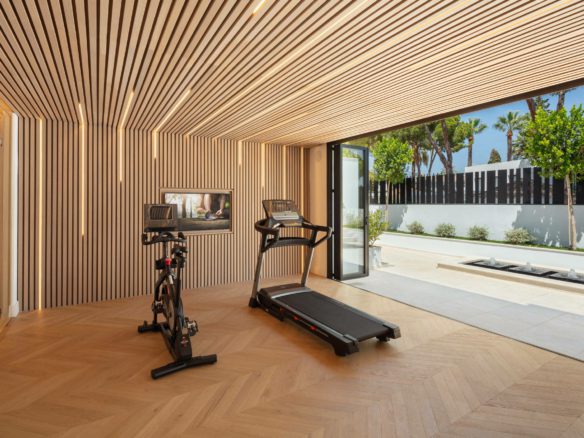 Nueva Andalucia  – Modern Turnkey villa