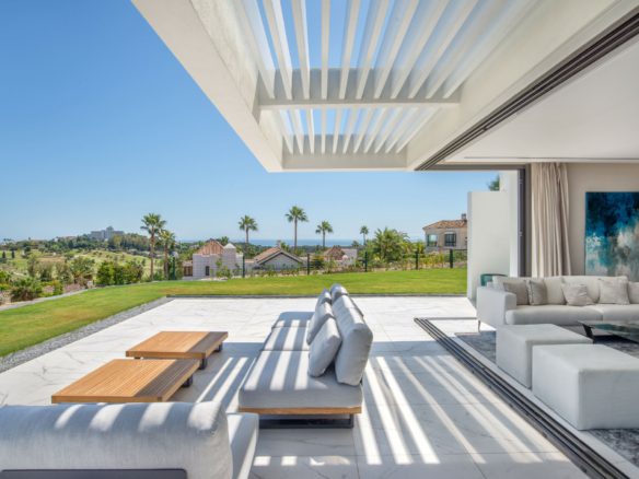 Benahavis- Penthouse – Private Pool- Garden – Sea Views