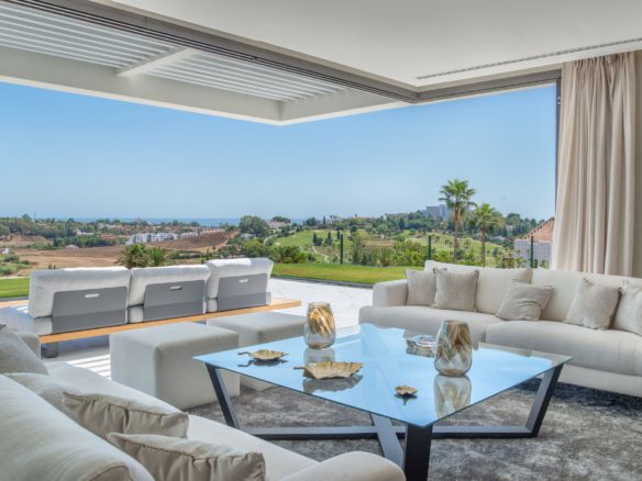 Benahavis- Penthouse – Private Pool- Garden – Sea Views