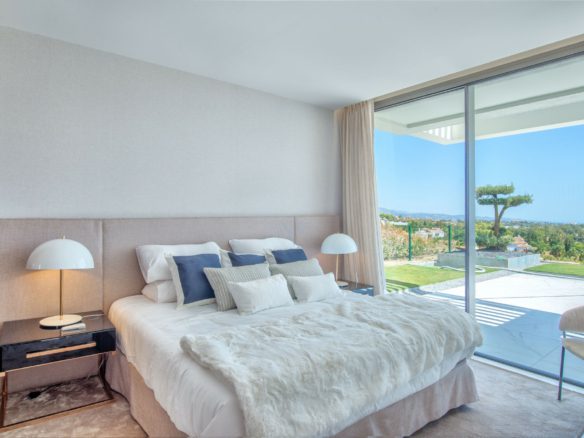 Benahavis- Penthouse – Private Pool- Garden – Sea Views