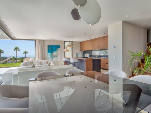 Benahavis- Penthouse – Private Pool- Garden – Sea Views