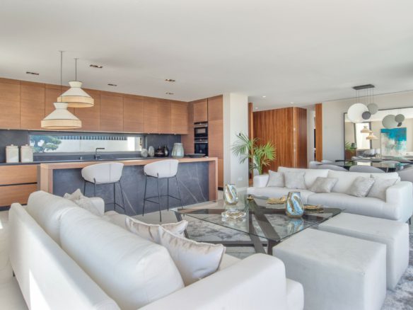 Benahavis- Penthouse – Private Pool- Garden – Sea Views