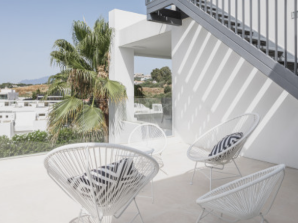 Nueva Andalucia – Modern villa for sale & Rent