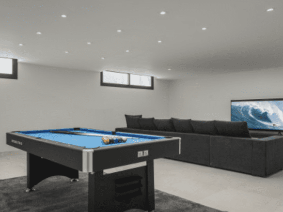 Nueva Andalucia – Modern villa for sale & Rent
