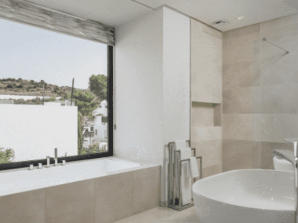Nueva Andalucia – Modern villa for sale & Rent