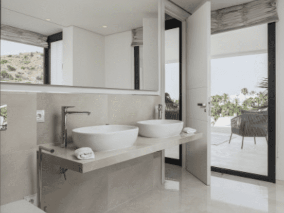 Nueva Andalucia – Modern villa for sale & Rent