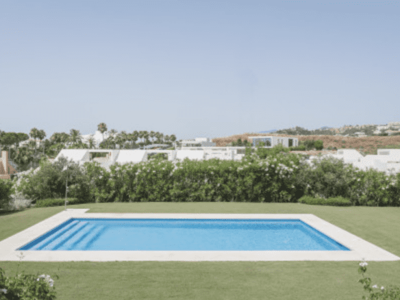 Nueva Andalucia – Modern villa for sale & Rent