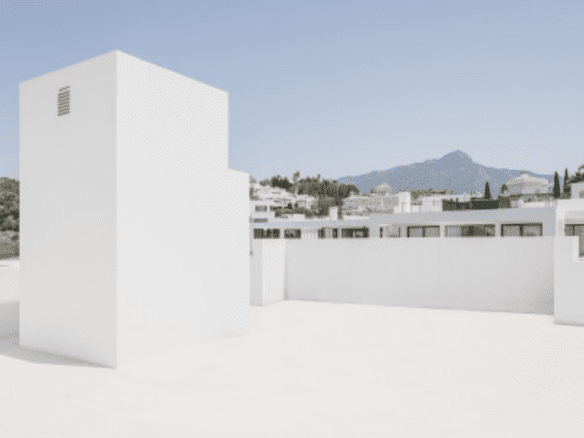 Nueva Andalucia – Modern villa for sale & Rent