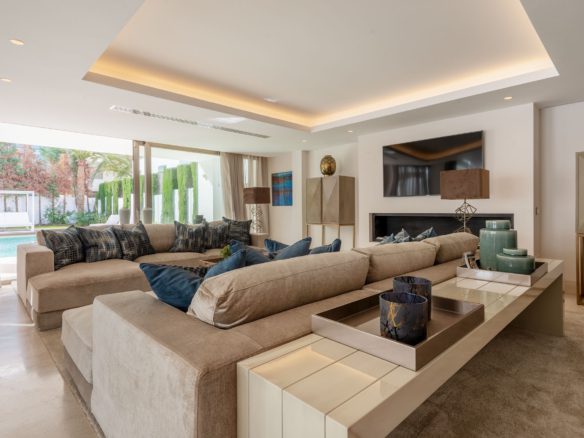 Golden Mile – Modern 4B villa – 2nd Line Beach