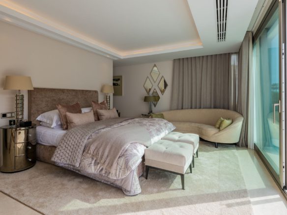 Golden Mile – Modern 4B villa – 2nd Line Beach