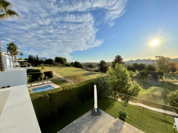 Benahavís – Modern Villa – Gated Community
